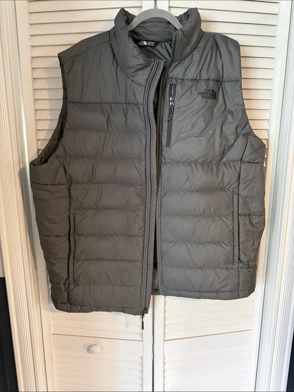 The North Face Men's Quilted Puffer Vest in Charcoal Gray